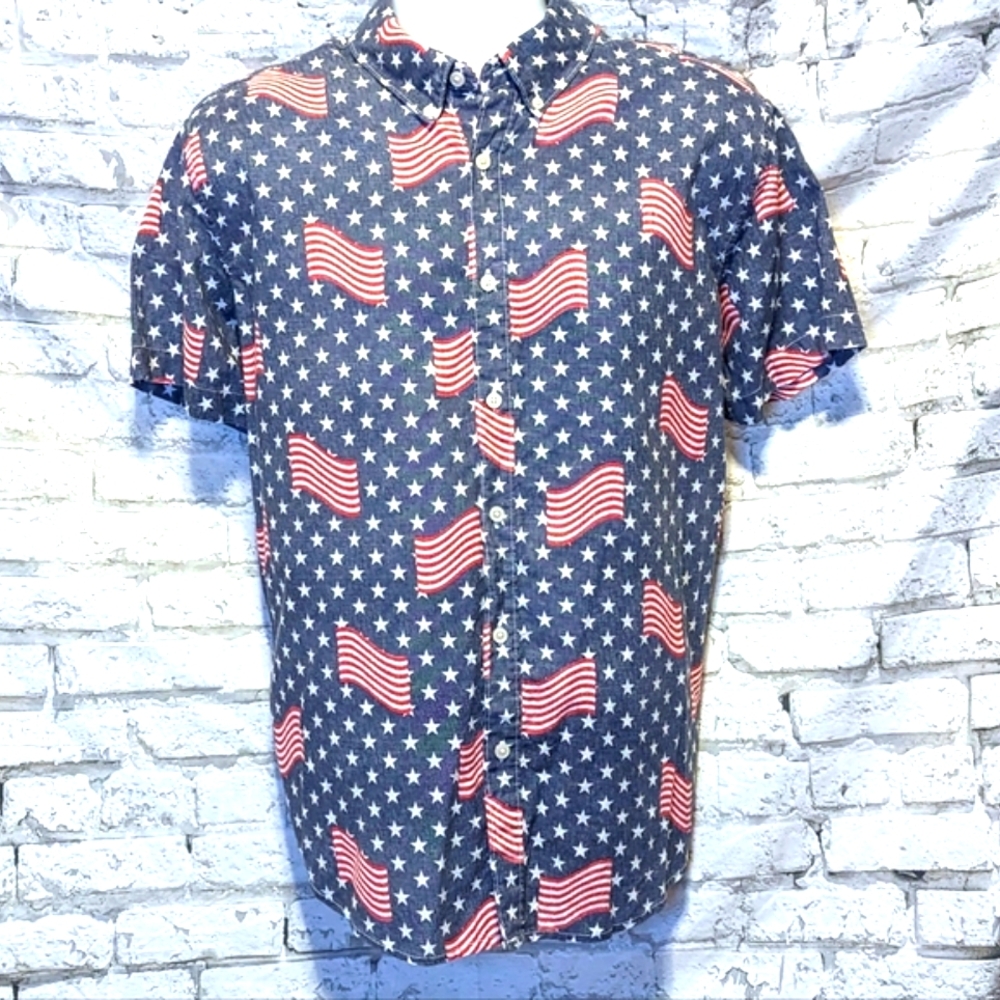 NWOT City Streets Stars & Stripes Button Down
